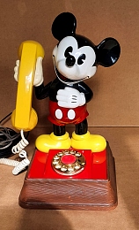 Disneyana_Mickey_Mouse_ATC_telephone_01_105.jpg